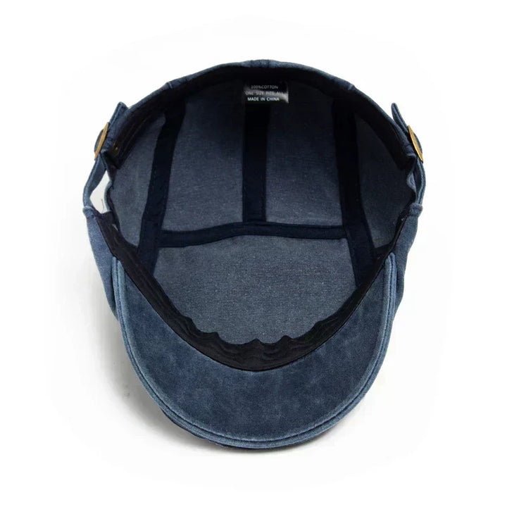 Timeless men's flat cap, perfect for a classic, comfortable, and versatile everyday look.