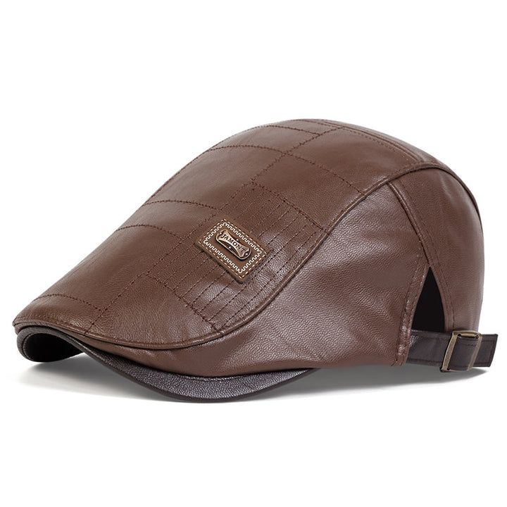 Classic men's driving cap, a comfortable & fashionable accessory for modern gentlemen.