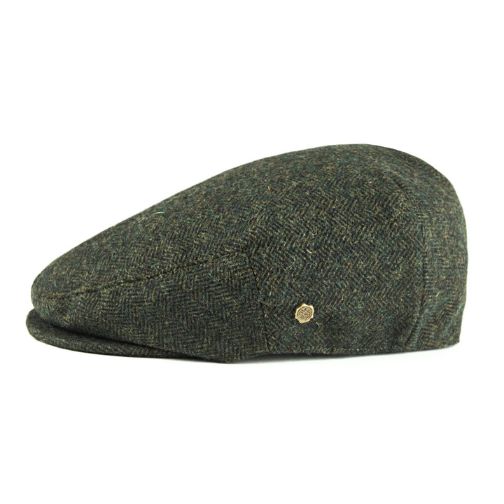 Gentlemen's casual herringbone flat cap, a versatile outdoor accessory.
