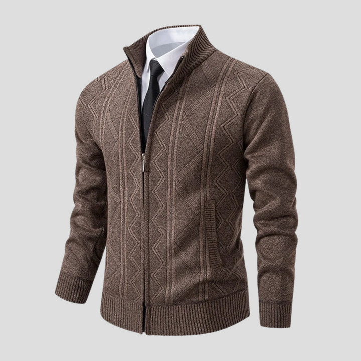 Men's classic knit cardigan, perfect for versatile layering in fall/winter. Comfortable casual wear.