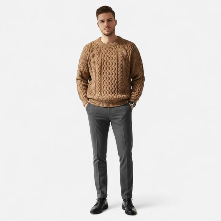 Men's classic knit pullover sweater in a refined style. Timeless long-sleeve top for versatile wear.