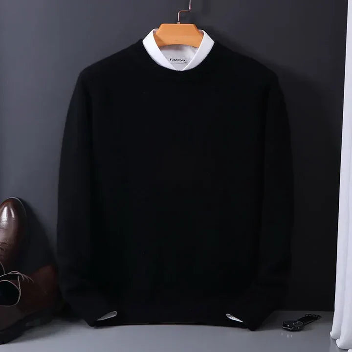 Effortless men's fashion: a comfortable knit sweater, perfect for layering and everyday wear in fall.