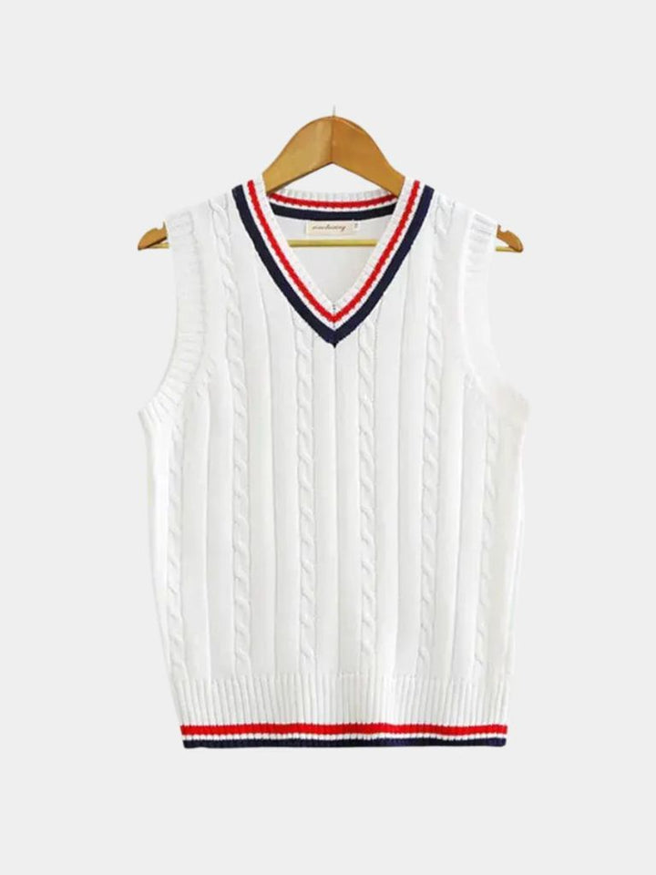 Elegant men's sleeveless sweater vest, perfect for achieving a classic old money look for autumn/winter.