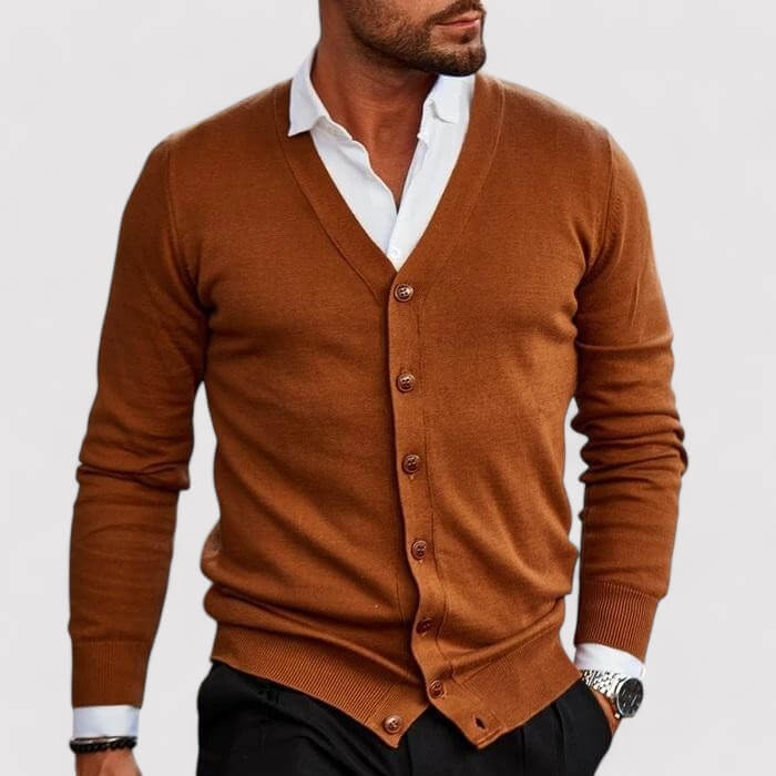 Comfortable men's knitted cardigan with ribbed cuffs, ideal for casual autumn and winter wear and layering.