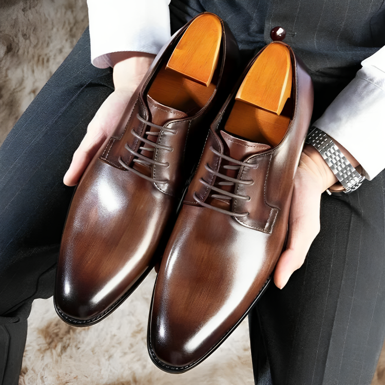 Men's classic leather dress shoes, perfect for formal occasions & business wear. Elevate your style with comfort.