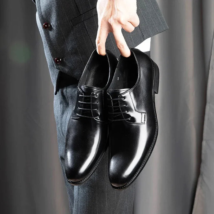 Men's sophisticated dress shoes, classic design for formal wear, business attire & elegant events. Premium quality.