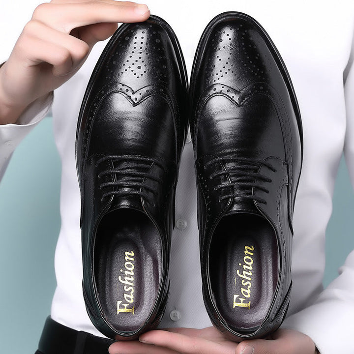 Elegant men's formal brogue shoes, versatile lace-up Oxfords suitable for professional and smart casual wear.