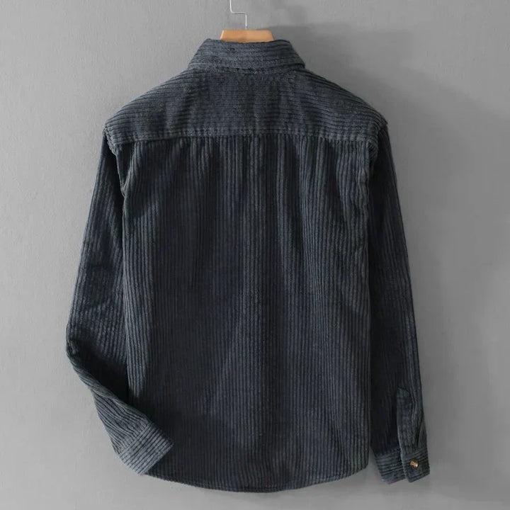 Everyday men's casual corduroy button-up shirt with long sleeves, providing comfortable fit and classic men's fashion.