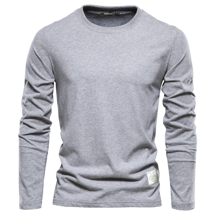 Casual men's long-sleeve tee, perfect for layering or standalone everyday style.