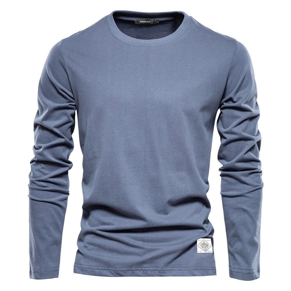Versatile men's long-sleeve top, ideal men's clothing for all-day wear and style.