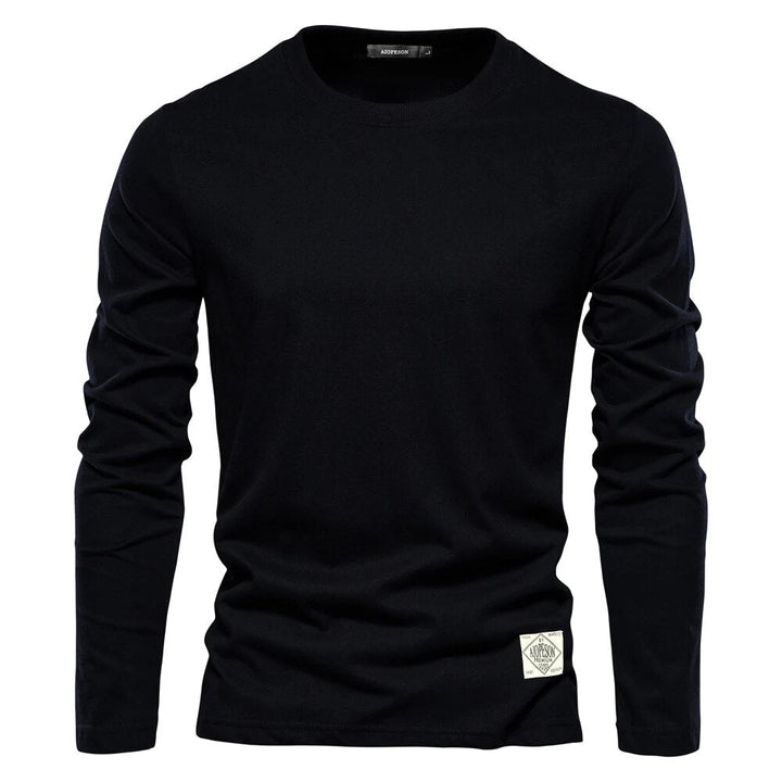 Soft men's long-sleeve tee, a comfortable everyday shirt with a timeless casual style.