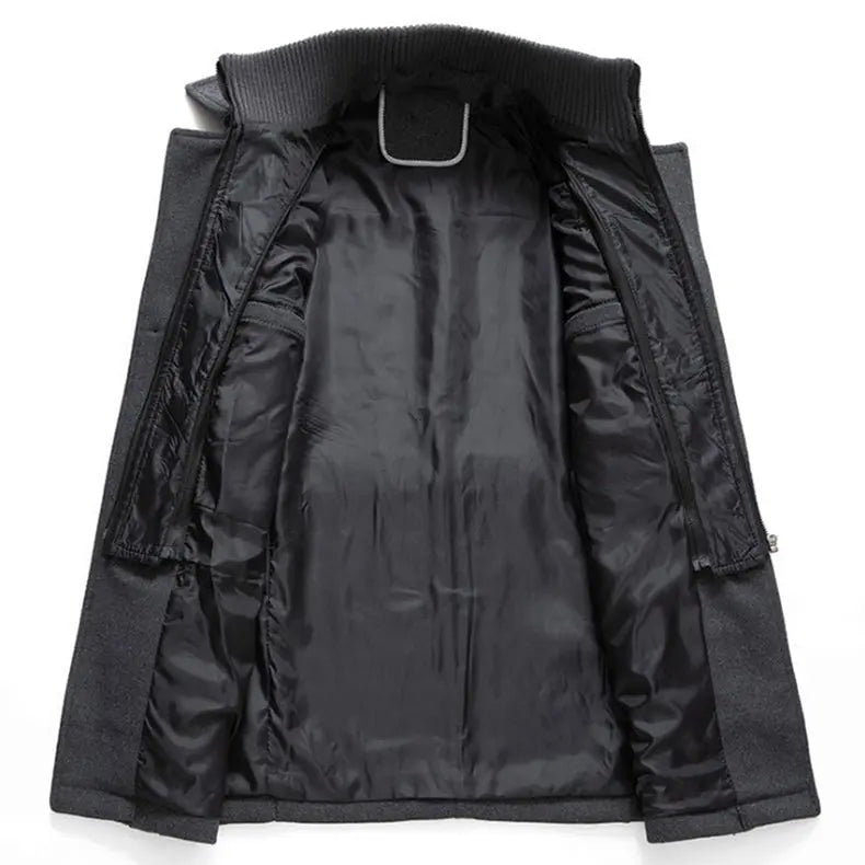 Stylish men's classic Oxford winter coat, warm and tailored. Essential menswear for cold-weather elegance.