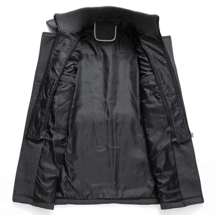 Stylish men's classic Oxford winter coat, warm and tailored. Essential menswear for cold-weather elegance.