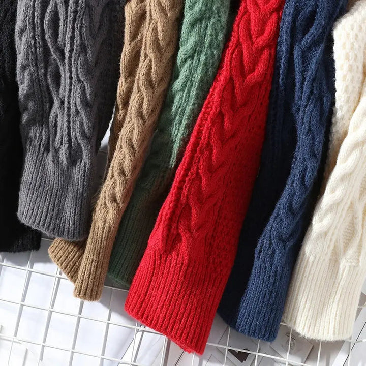 Stylish men's modern patterned crewneck sweater. Ideal for casual layering and everyday fashion.