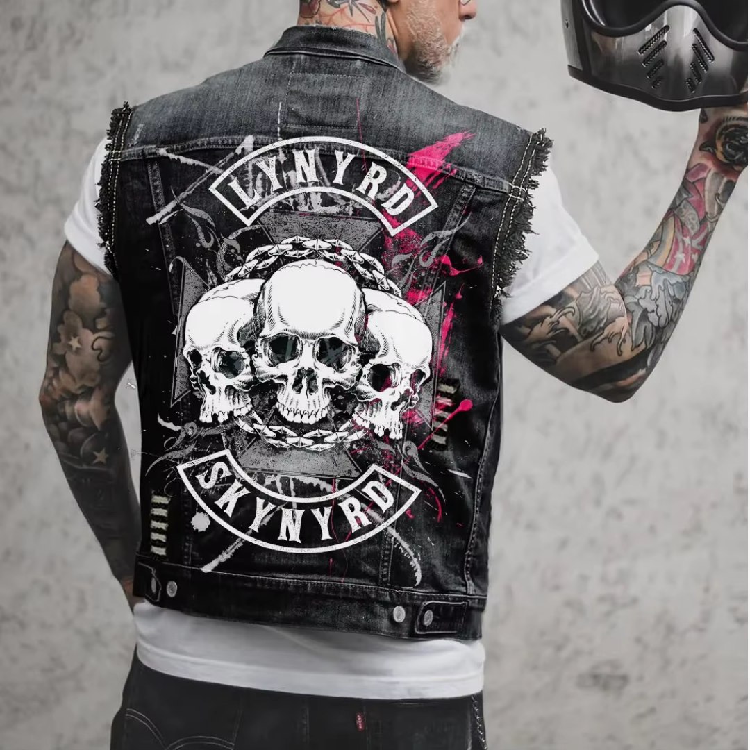 Stylish men's retro denim vest, a versatile sleeveless outerwear piece for casual fashion and everyday layering.
