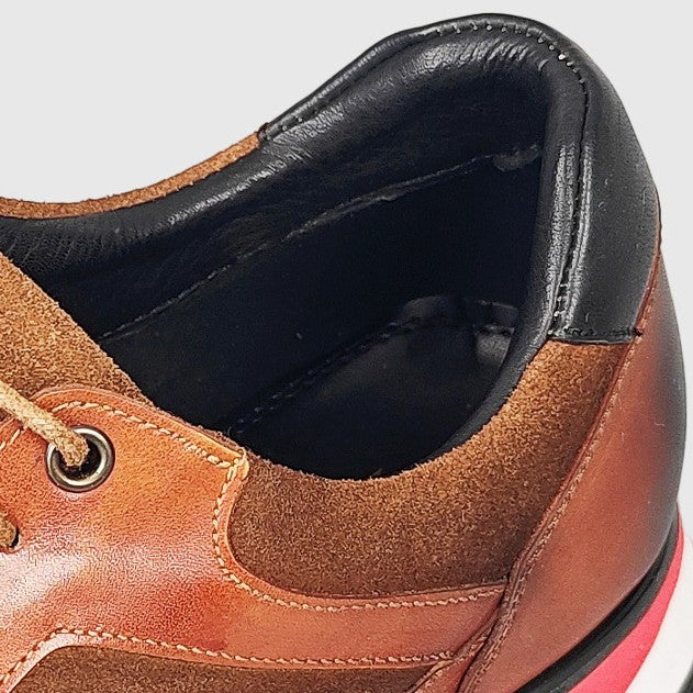 Vintage style men's sneakers, perfect for casual outfits and daily comfort.