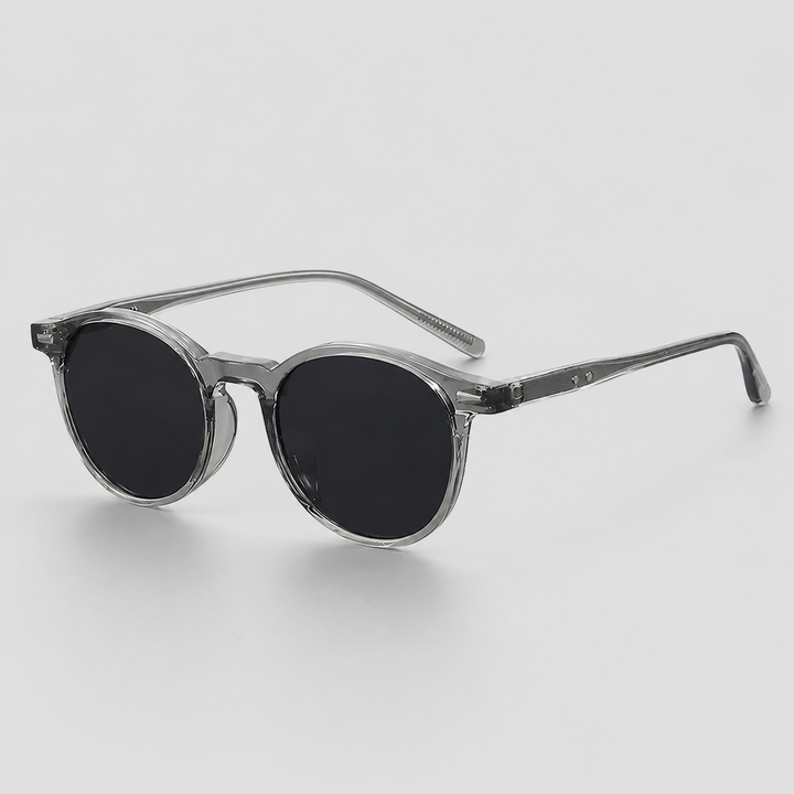 Stylish men's round sunglasses, perfect fashion accessory for sunny days and outdoor adventures.