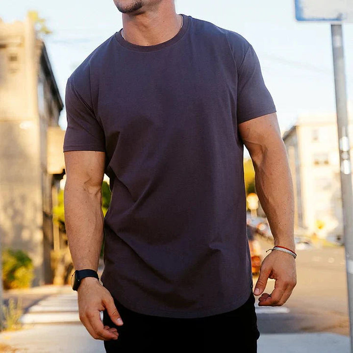 Men's basic short-sleeve tee, slim fit, crew neck, ideal for a modern and stylish look.