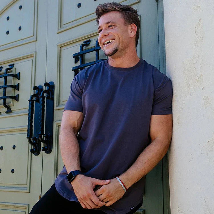 Everyday men's slim fit short-sleeve tee, a basic yet modern casual shirt with a crew neck.