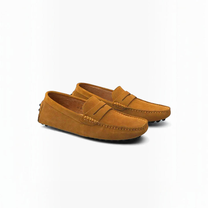 Comfortable men's slip-on loafers, perfect casual shoes for everyday elegance.