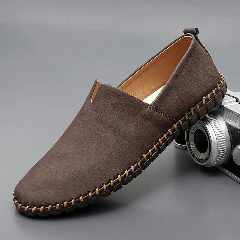 Men's classic slip-on loafers for everyday comfort, perfect for smart casual and versatile wear.