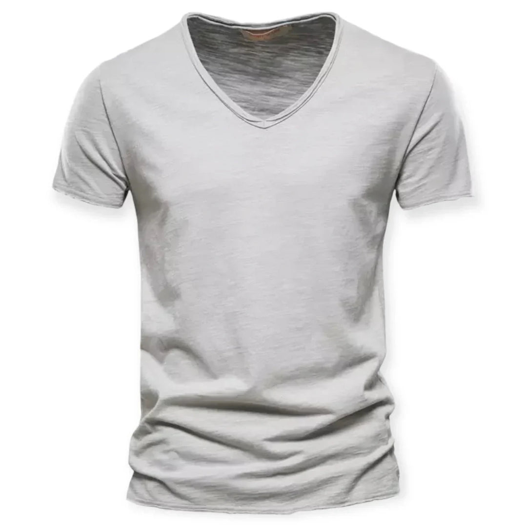 New men's V-neck t-shirt: short sleeve, casual wear, everyday comfort, versatile wardrobe staple. Stylish & relaxed.