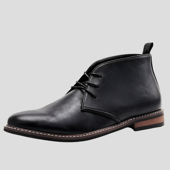 Versatile men's classic desert boots. Everyday footwear, vintage style, offering great comfort for casual outfits.