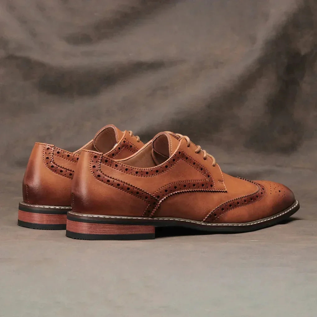 Refined men's lace-up wingtip brogue oxfords, perfect for office wear, weddings, or special events.