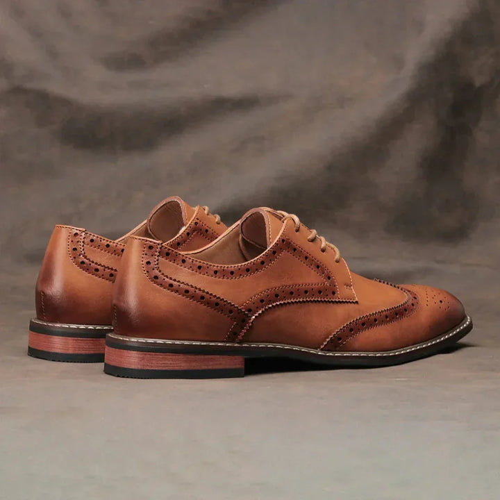 Refined men's lace-up wingtip brogue oxfords, perfect for office wear, weddings, or special events.