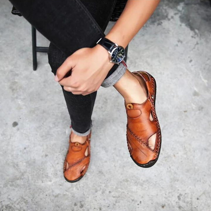 Men's closed-toe comfort sandals for walking. Breathable design, anti-slip sole, ideal for summer & travel.