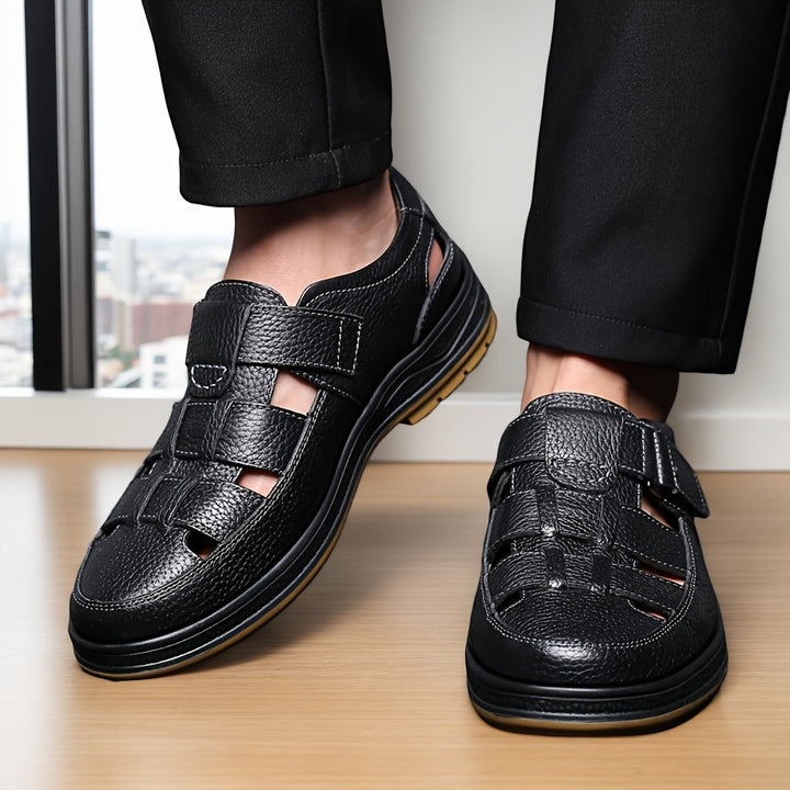 Men's closed-toe summer sandals, breathable design, ultimate comfort for casual wear.