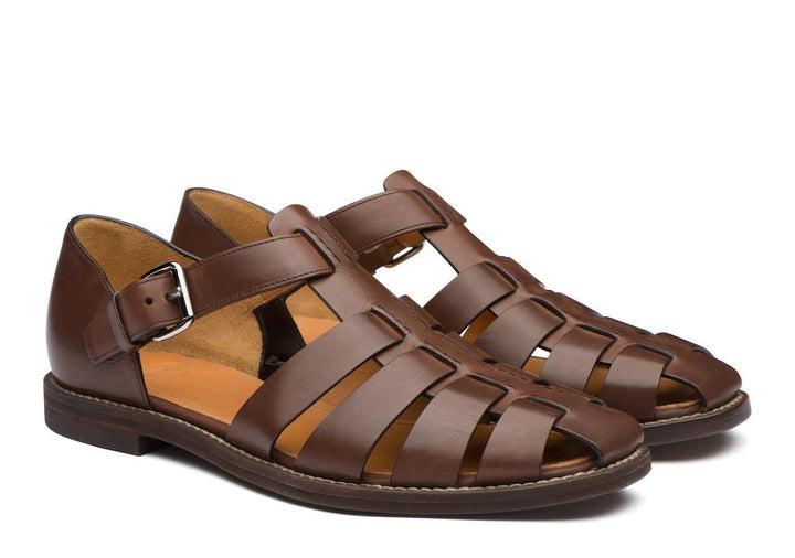 Versatile men's summer sandals: closed-toe protection, adjustable buckle for beach, casual & outdoor.