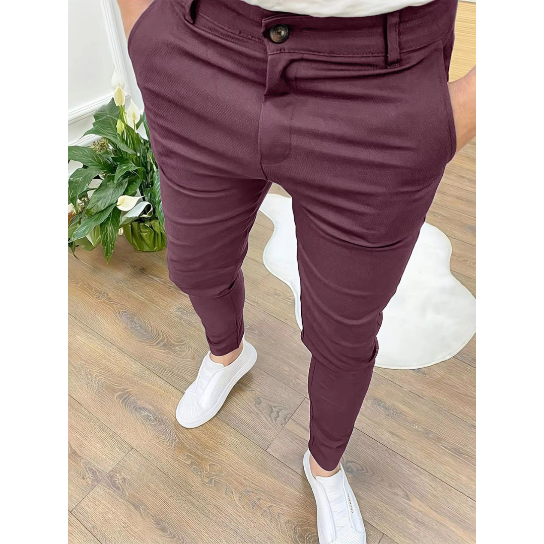 Easy-to-wear men's comfortable chino trousers, offering versatile style for any daily activity.
