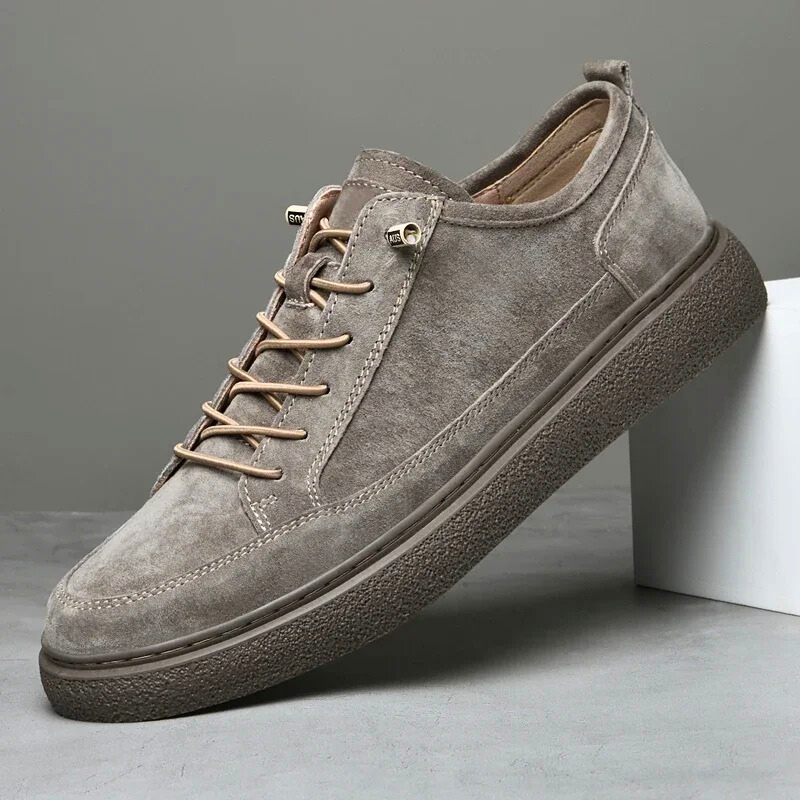 Men's comfortable casual trainers, modern lace-up sneakers with a non-slip sole and adjustable fit.