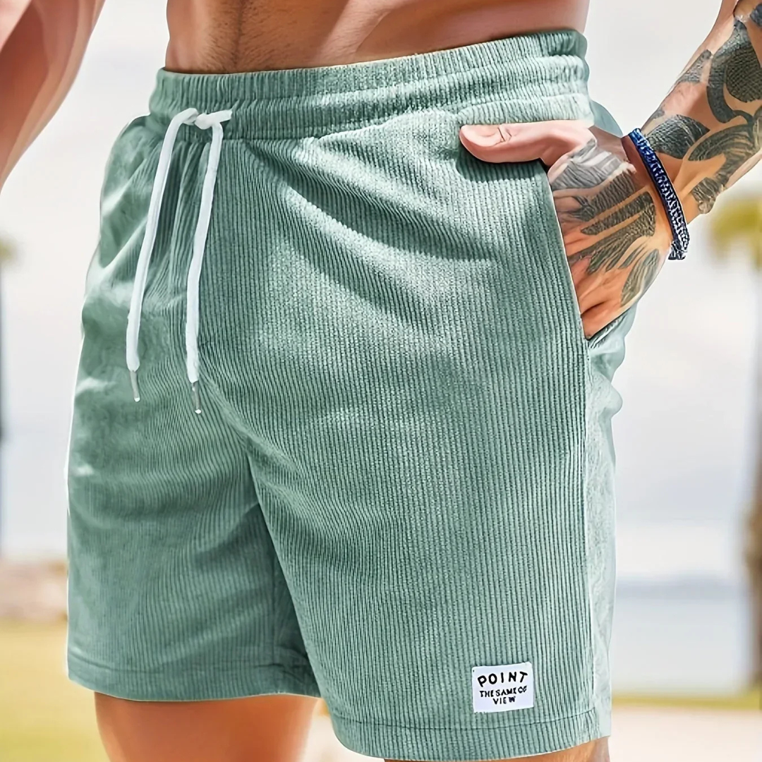 Versatile men's comfortable shorts with utility pockets, suitable for casual everyday wear.