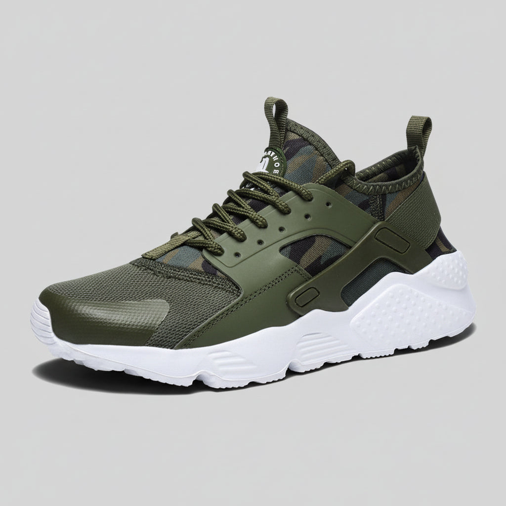 Lace-up men's low-top sneakers with a durable sole. Versatile casual shoes for athletic style and comfortable walking.