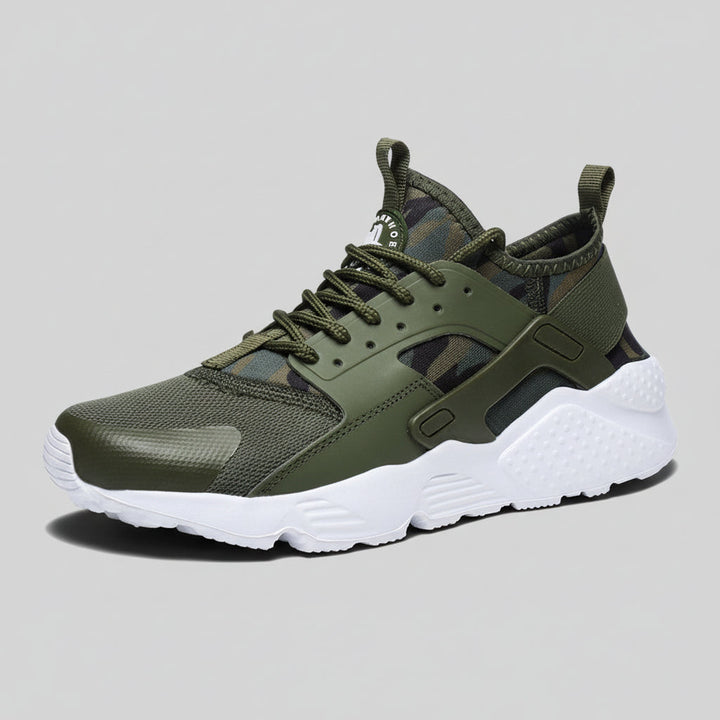 Lace-up men's low-top sneakers with a durable sole. Versatile casual shoes for athletic style and comfortable walking.