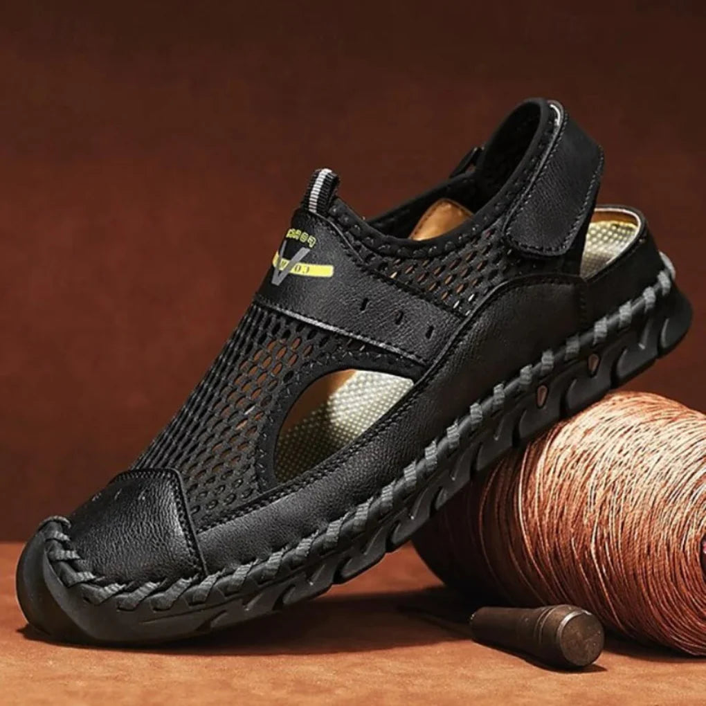 Adjustable men's mesh balance sandals, perfect for outdoor activities & summer comfort. Lightweight & supportive.
