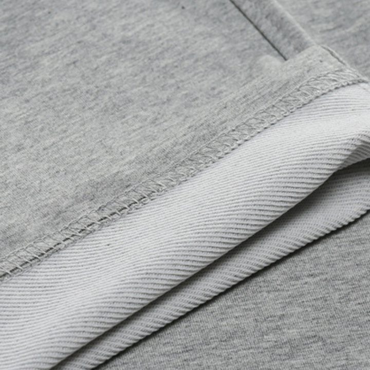 New arrival: Men's relaxed fit jogging pants, featuring drawstring comfort for everyday use.