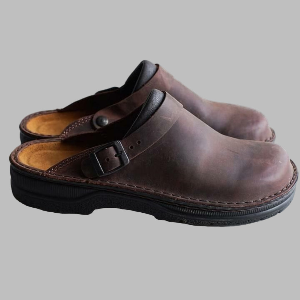 Men's comfortable slip-on clogs, perfect for easy everyday wear and casual comfort. Versatile garden shoes.