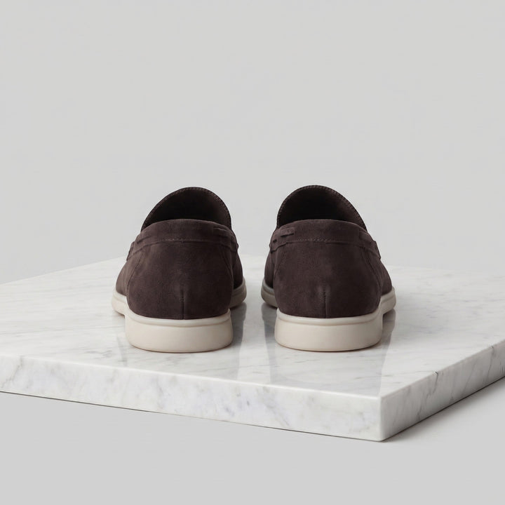 Elegant men's slip-on dress shoes, comfortable and versatile loafers for any occasion.