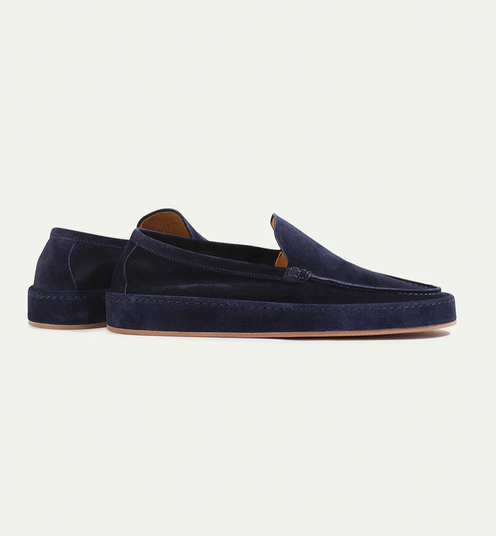 Easy slip-on men's loafers, comfortable and practical for everyday smart-casual style.