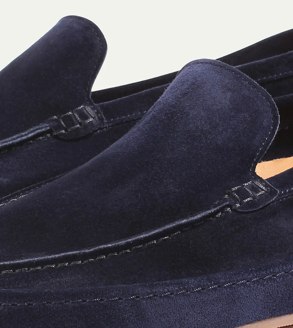 Versatile men's slip-on loafers, suitable for casual, smart-casual and light dress shoes.