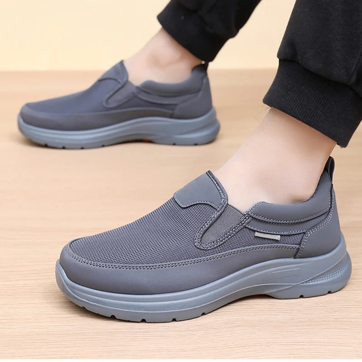 Easy wear men's casual slip-on shoes, ideal for effortless daily style and comfortable, versatile everyday use.