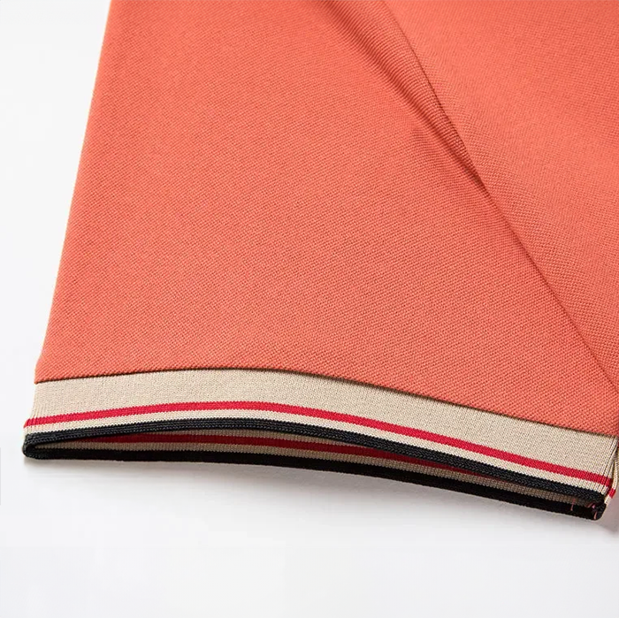 This versatile men's contrast collar polo shirt is a smart choice for any casual event or polished everyday style.