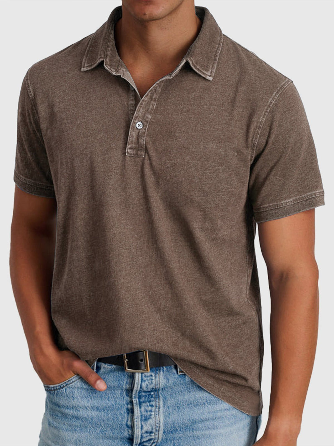 Men's short sleeve polo shirt. Cotton fabric, polo collar, button closure for a smart casual and versatile look.