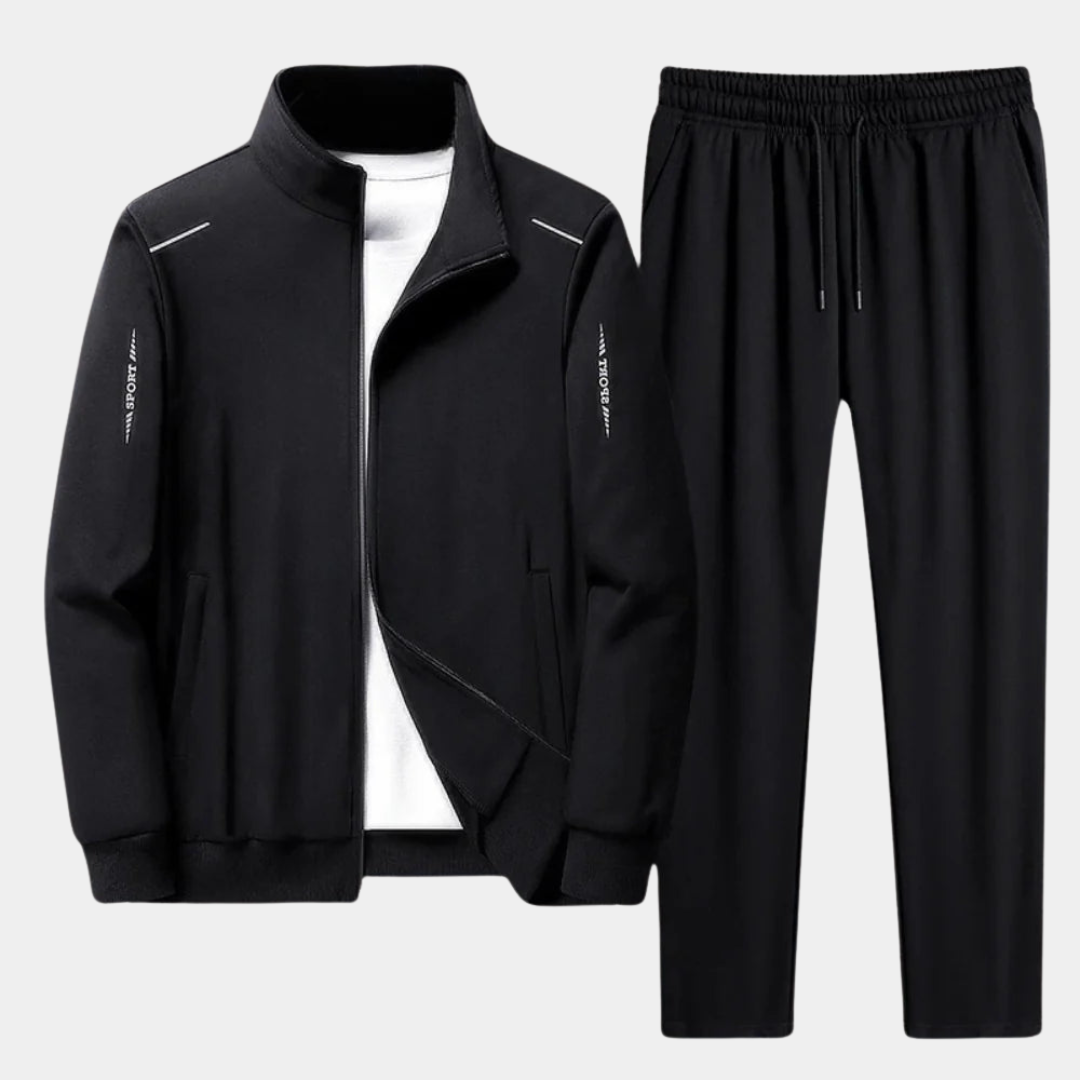 Soft men's loungewear tracksuit, comfortable hoodie & joggers. Ideal for relaxing or a stylish autumn outfit.