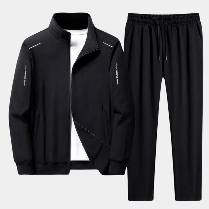 Soft men's loungewear tracksuit, comfortable hoodie & joggers. Ideal for relaxing or a stylish autumn outfit.