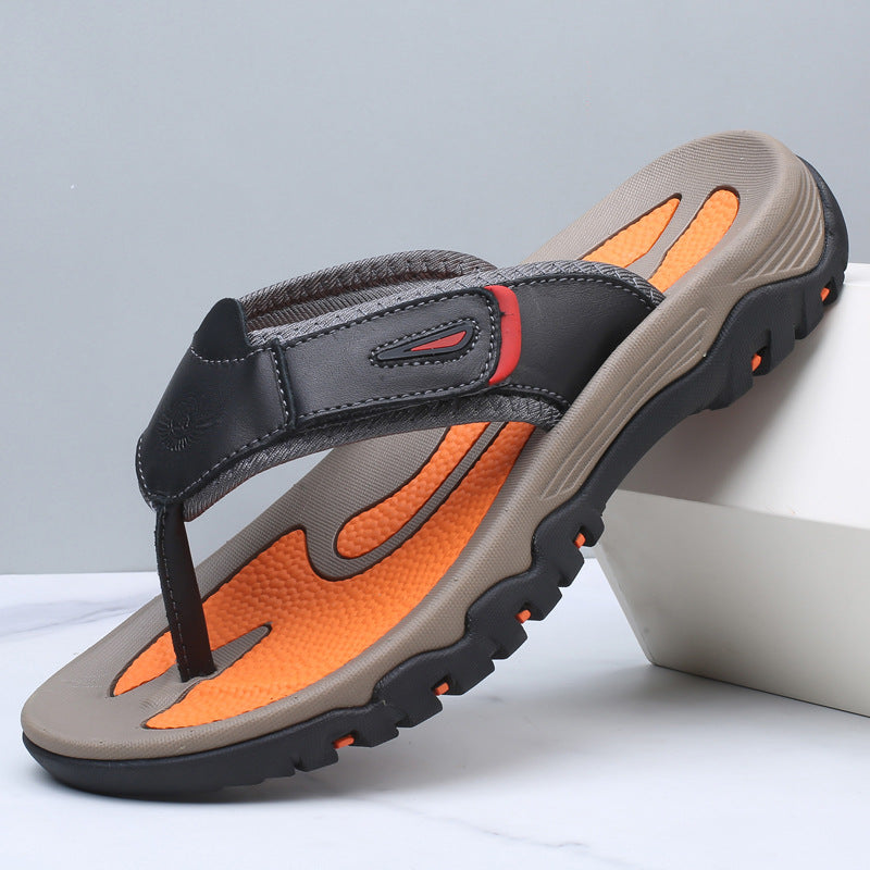 Casual men's slip-on sandals with cushioned sole, perfect for versatile outdoor adventures.