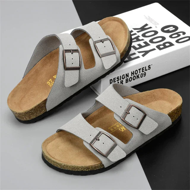 Open-toe men's sandals with double adjustable straps, offering comfortable and versatile summer style.